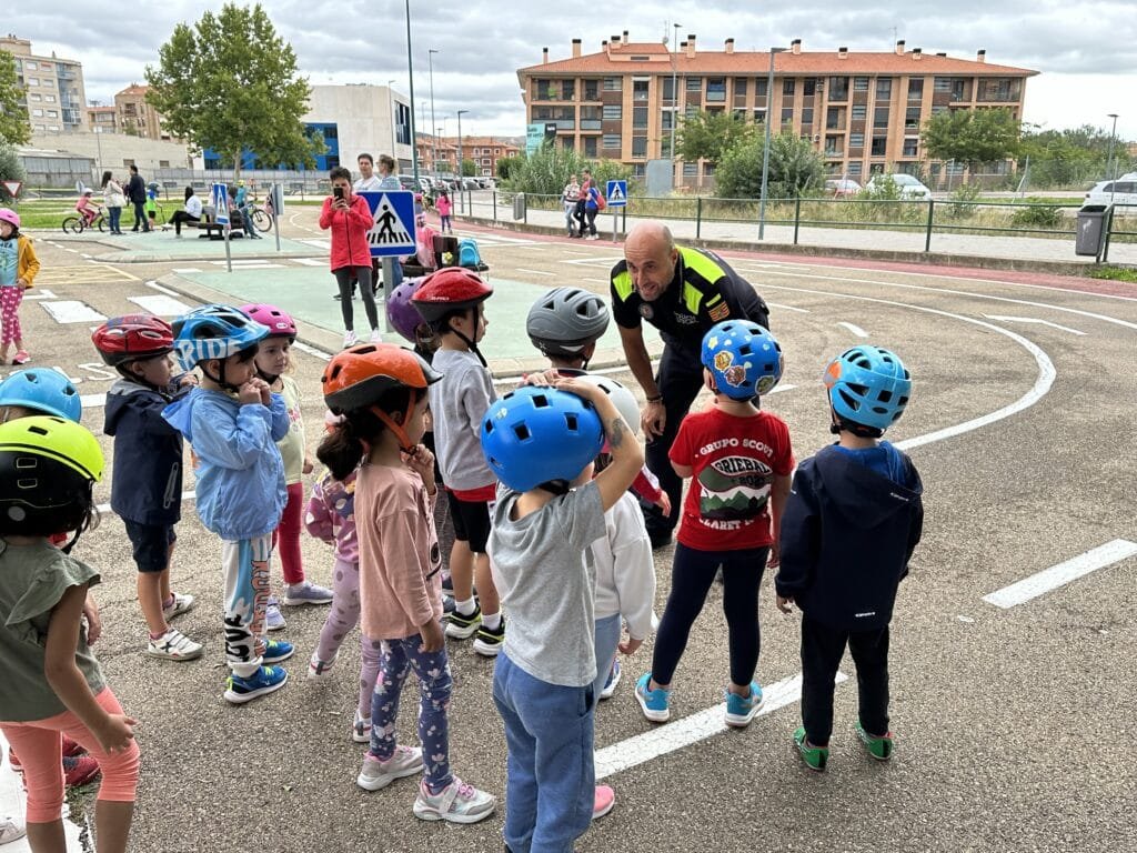 M S De Medio Centenar De Ni Os Aprenden Seguridad Vial De La Mano De