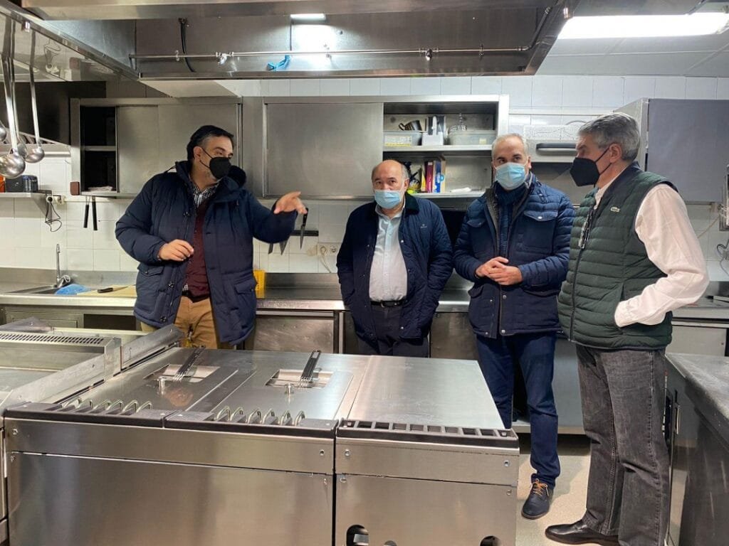 El Mesón de La Dolores estrena cocina donde el Ayuntamiento ha invertido 80.000€ 2 A482CCCB A014 4B8B 9CB4 CE71E2AE9FD7