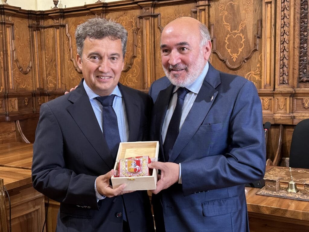 El Ayuntamiento de Calatayud homenajea a los concejales ya retirados por “el trabajo de tantos años en favor de la ciudad” 2 IMG 0742