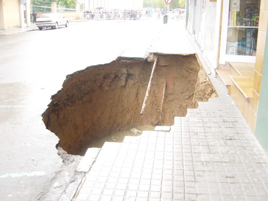 Se cumplen veinte años desde que la madrugada del 10 al 11 de noviembre de 2003 tuviera que desalojarse la llamada “Casa Azul” de Calatayud: “nos vestimos como pudimos y bajamos a la calle con lo puesto” 2 b022136f 67d5 4179 9f9b 93ffd43785c5