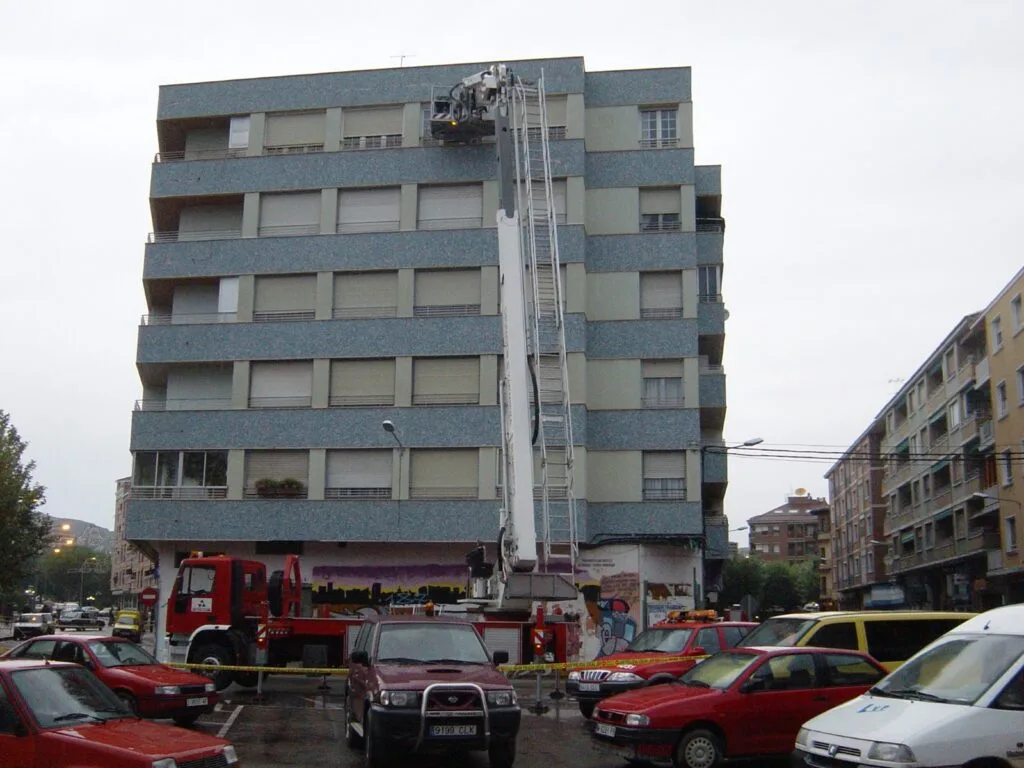 Se cumplen veinte años desde que la madrugada del 10 al 11 de noviembre de 2003 tuviera que desalojarse la llamada “Casa Azul” de Calatayud: “nos vestimos como pudimos y bajamos a la calle con lo puesto” 3 e3f3d801 5ec5 42df 9a50 f55e831d1435