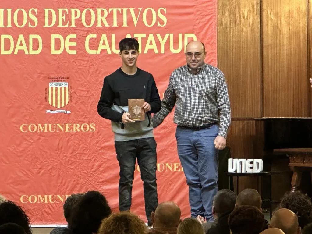 La SD Comuneros entrega un año más sus Premios Deportivos Comunidad de Calatayud distinguiendo, entre otros, a José Miguel Villalba “Pinto”, por su trayectoria en el CF Sabiñán 5 IMG 8523