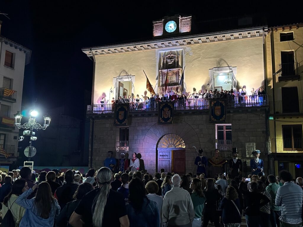 La cabalgata y el pregón, con unas calles abarrotadas de público, dan el pistoletazo de salida a las Ferias y Fiestas en honor de la Virgen de la Peña de Calatayud 2 78354b73 af6b 4358 b6d5 95f7e7787009
