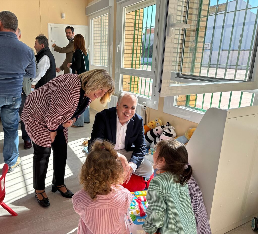 La consejera de educación, cultura y deporte del Gobierno de Aragón visita la nueva escuela infantil de Miedes de Aragón que ya cuenta con una decena de alumnos 2 b05f699f 2e72 4f54 8047 bf300c48ea46