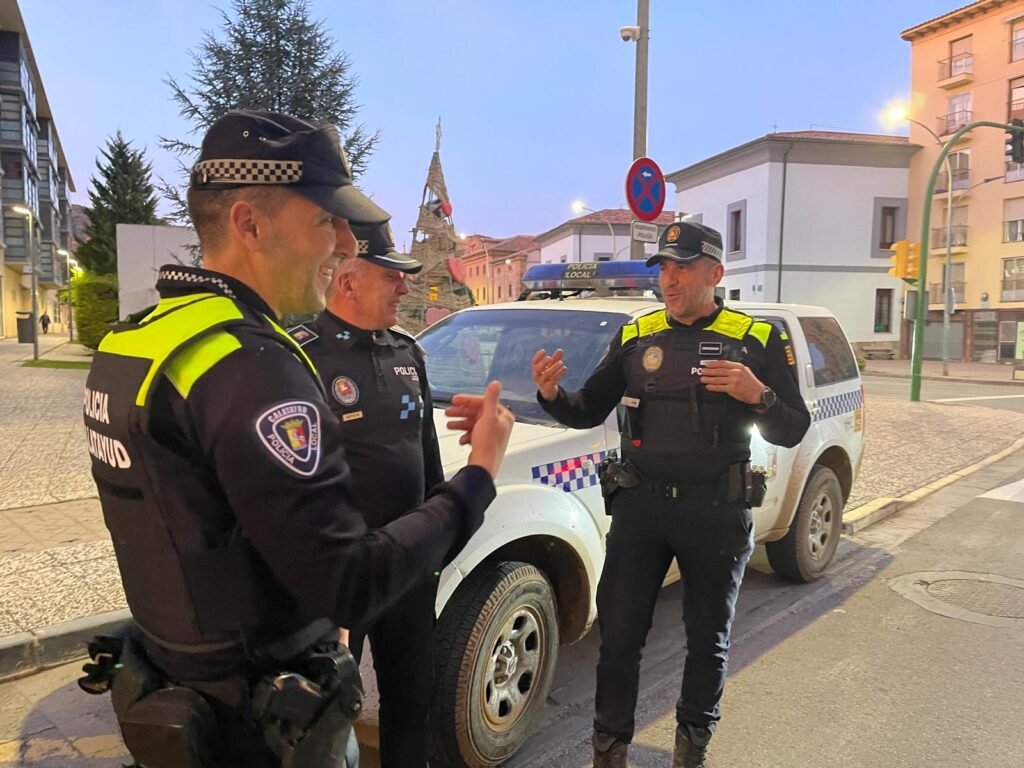 Vuelven a casa los cuatro agentes de la Policía Local de Calatayud que han formado parte del operativo de ayuda en Catarroja (Valencia), tras la DANA 3 b42140f3 ec72 4488 899d 55145dae8a34