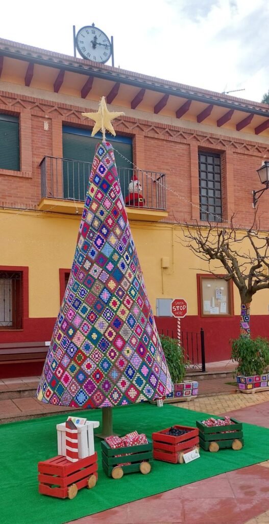 La localidad de Velilla de Jiloca y su navidad “de ganchillo”, con la colaboración de pequeños y mayores 2 1105c0db 4f47 4f41 9f00 a2931088aa21
