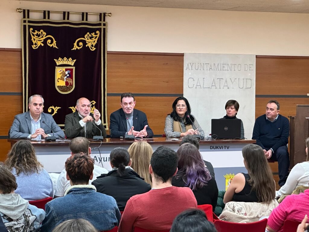 Una cuarentena de alumnos finalizan los talleres experienciales que han creado un museo taurino en la Plaza de Toros de Calatayud y una parcela de huertos urbanos 2 988a8001 2f05 4683 a618 3bdb3cf749f1