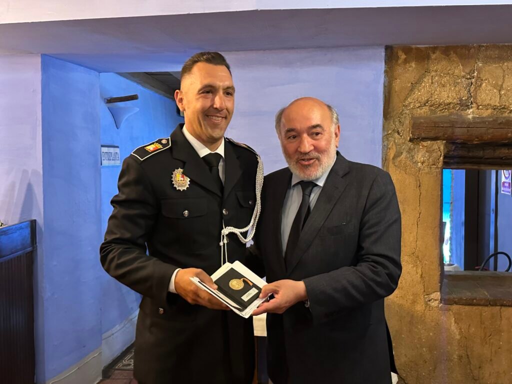 La Policía Local de Calatayud celebra su fiesta con un especial reconociminto a los agentes que ayudaron en la catástrofe ocurrida en octubre en Valencia 8 IMG 8382
