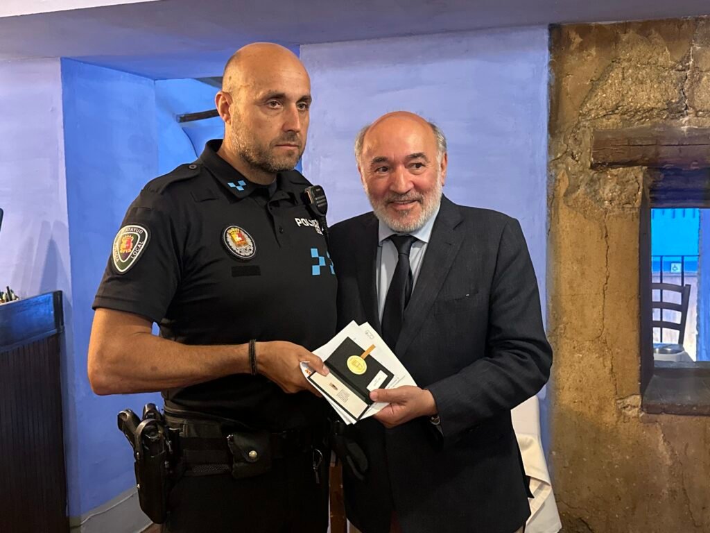 La Policía Local de Calatayud celebra su fiesta con un especial reconociminto a los agentes que ayudaron en la catástrofe ocurrida en octubre en Valencia 10 IMG 8393