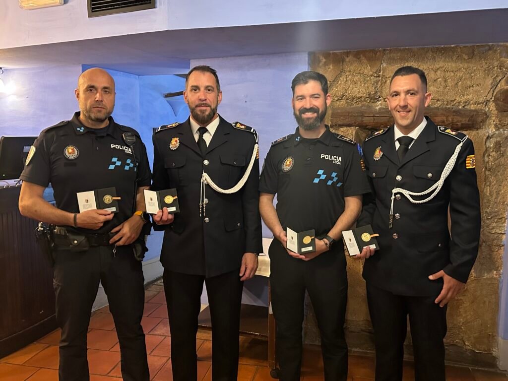 La Policía Local de Calatayud celebra su fiesta con un especial reconociminto a los agentes que ayudaron en la catástrofe ocurrida en octubre en Valencia 11 IMG 8398