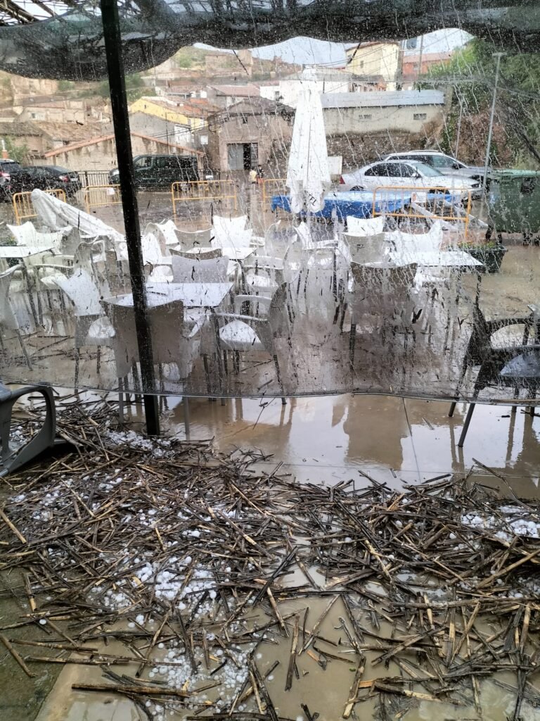Aranda de Moncayo, uno de los municipios más afectados por las tormentas de esta misma tarde: calles sin luz y numerosos destrozos en las piscinas municipales 2 34b85c5a 3cfc 48b9 a9d4 c84e34b25512