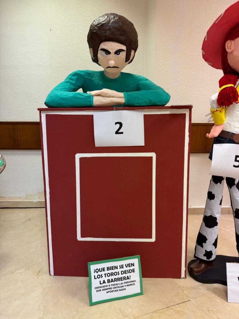 Interpeñas da a conocer a los ganadores del concurso de muñecos de capea: más de una veintena de participantes darán color a la suelta de vaquillas de la tarde del 16 de agosto 4 6e269562 e969 4461 81d6 5b4b89e28e7d