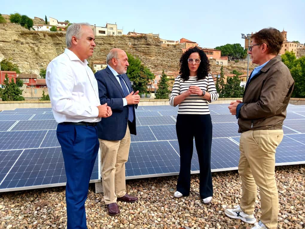 Termina la instalación de placas solares en cinco edificios municipales de Calatayud que permitrán un importante ahorro en el consumo eléctrico 2 18d40c26 5237 488b a400 fbcbba983ee2