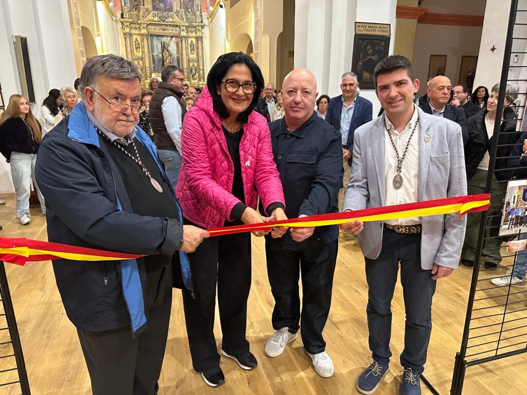 La Cofradía de Nuestro Señor en la Oración del Huerto de Calatayud celebra cuatro décadas con una exposición en la Parroquia de San Andrés Apóstol 2 IMG 1123