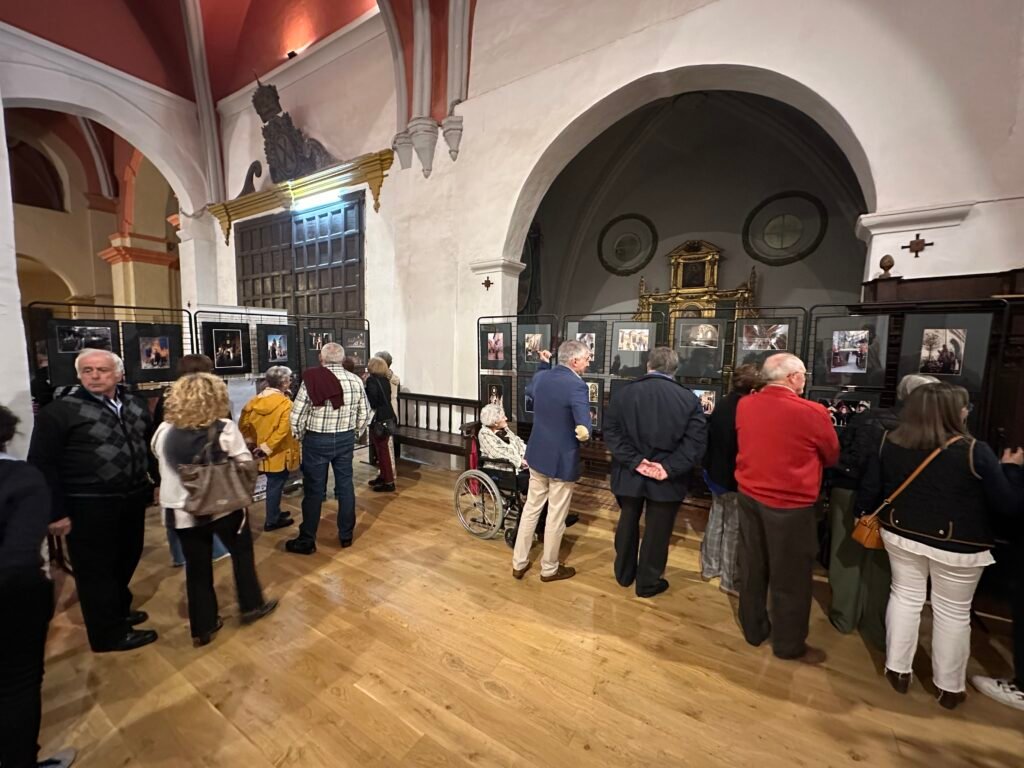 La Cofradía de Nuestro Señor en la Oración del Huerto de Calatayud celebra cuatro décadas con una exposición en la Parroquia de San Andrés Apóstol 3 IMG 1138
