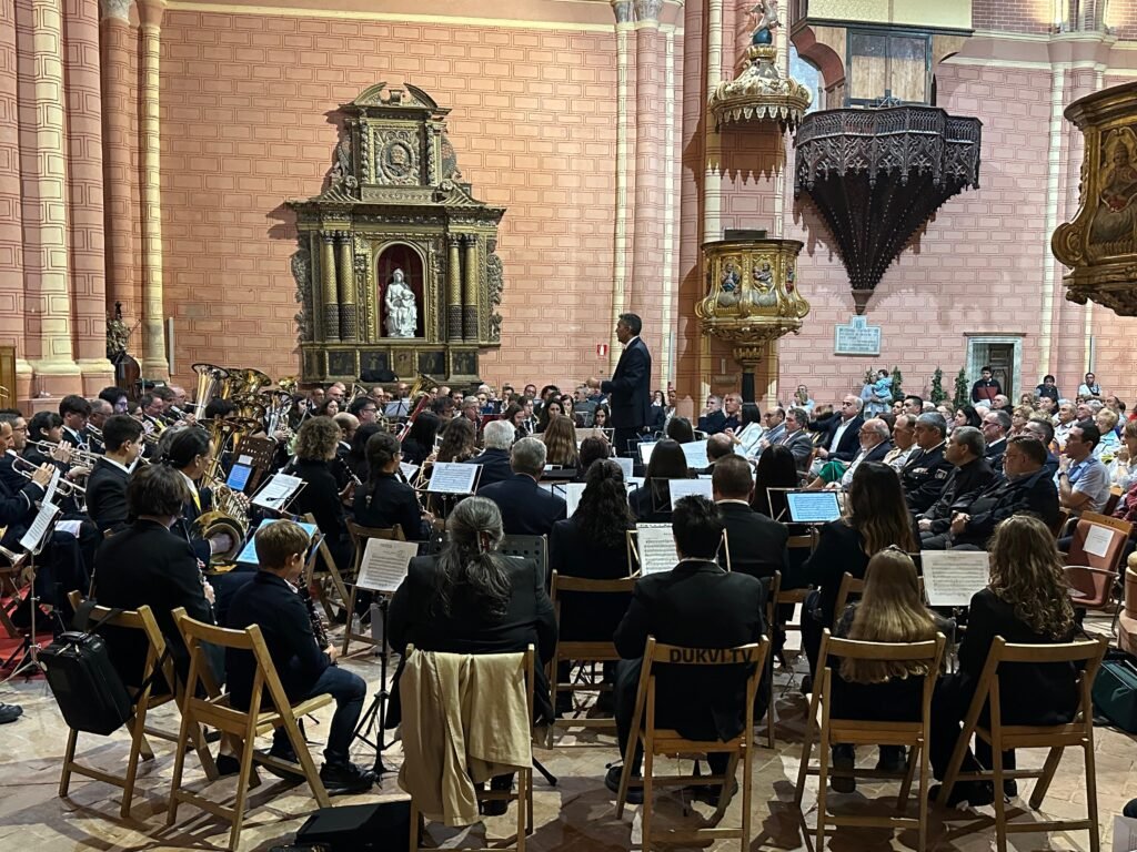 Emotivo homenaje a las seis bandas de música de la Comarca Comunidad de Calatayud en la Iglesia de San Pedro de los Francos 2 f3ef9c7a abae 4ec3 9b8d 637abb262e52