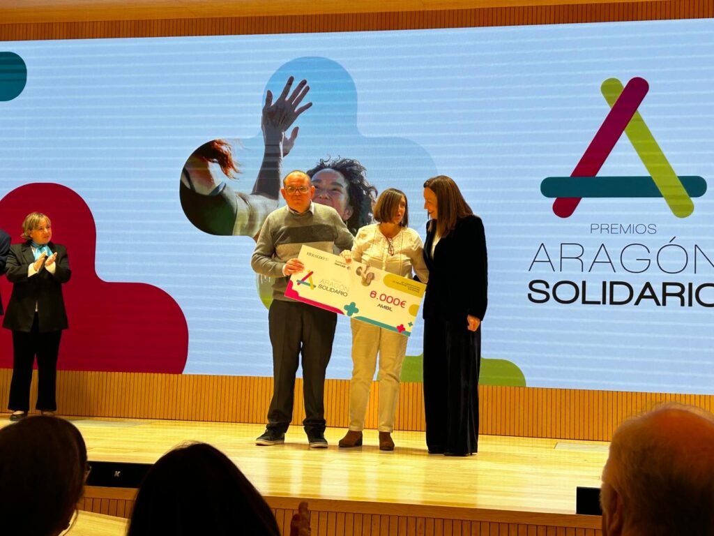 AMIBIL gana el premio Aragón Solidario 2025: Mariano Ramos publicará gracias a ello su segundo poemario 2 IMG 5294