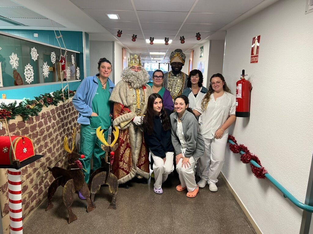 Los Reyes Magos llevan la ilusión a residencias, centros asistenciales y al Hospital de Calatayud antes de regresar a Oriente 2 b8880bbb 9dc0 41d5 892d 7af8aff67d2b