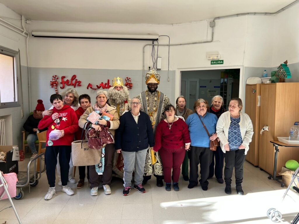 Los Reyes Magos llevan la ilusión a residencias, centros asistenciales y al Hospital de Calatayud antes de regresar a Oriente 5 e5443824 e739 4162 9657 41ba6d72aa35