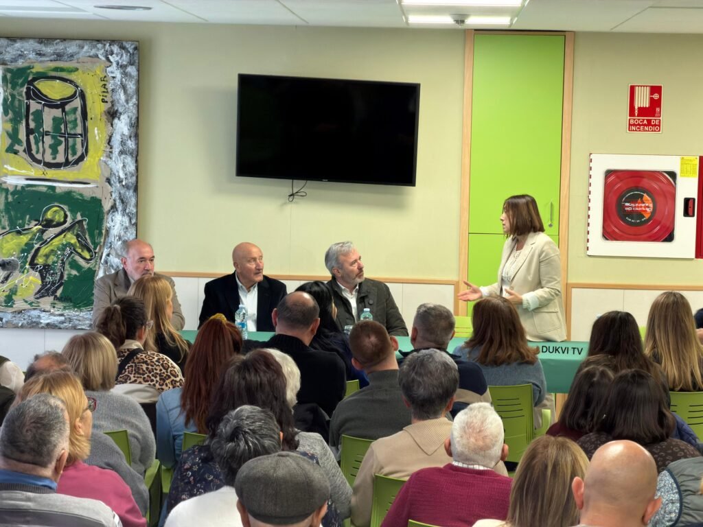 20318642 ebeb 46cd 9866 15444f44233e