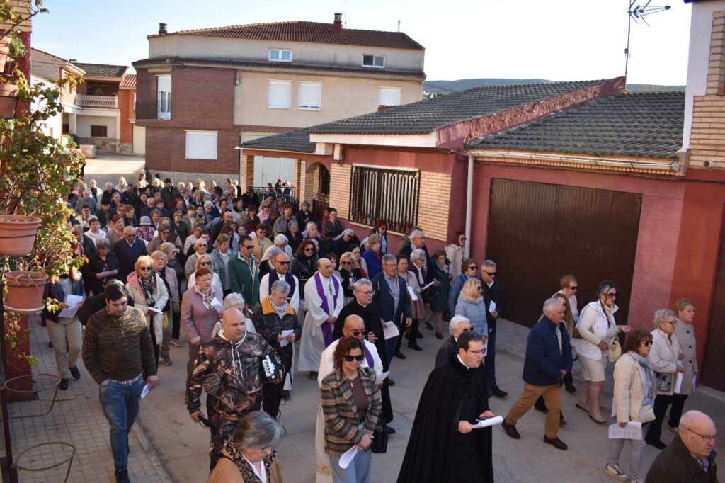 Miedes de Aragón acoge el Vía Crucis Arciprestal del Arciprestazgo de Calatayud con una gran participación 2 08982faf ddcf 459f 8389 d698961174be 1