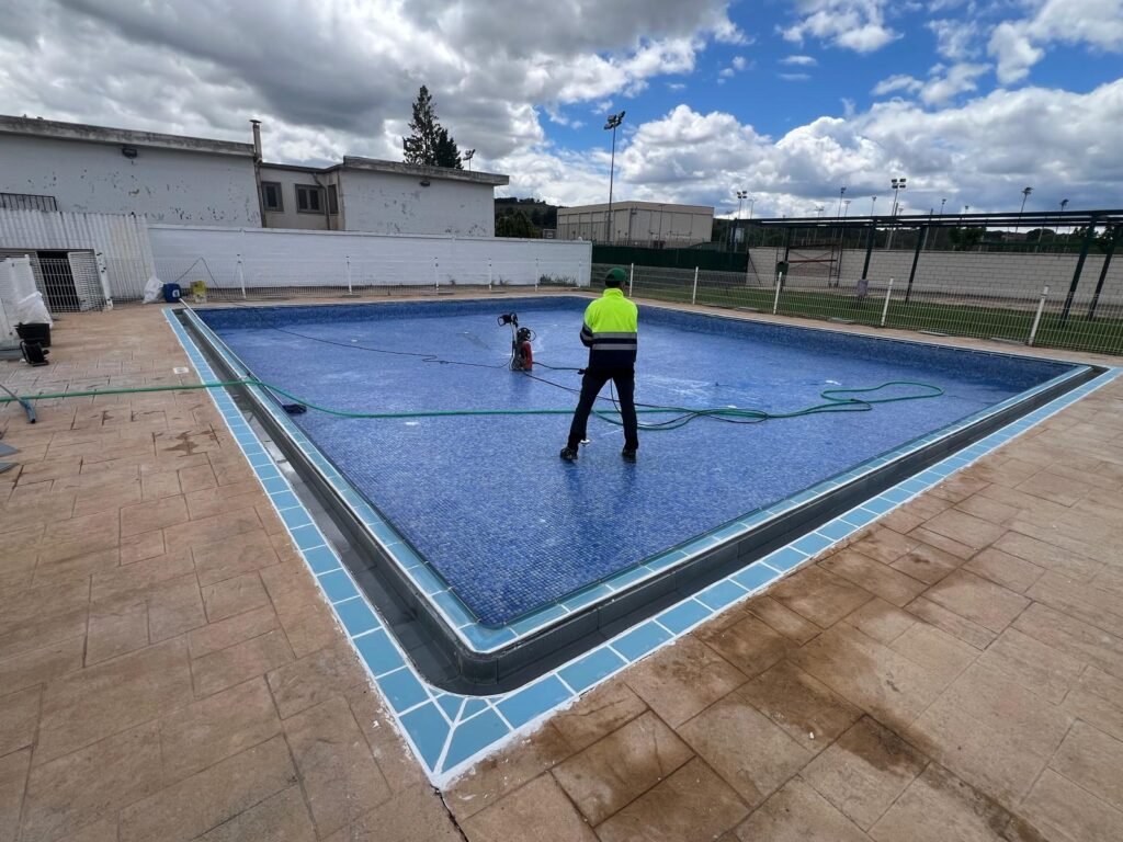 El próximo lunes 1 de junio se abre la temporada de piscinas en la Ciudad Deportiva de Calatayud con más vigilancia por parte de la Policía Local 2 IMG 2330