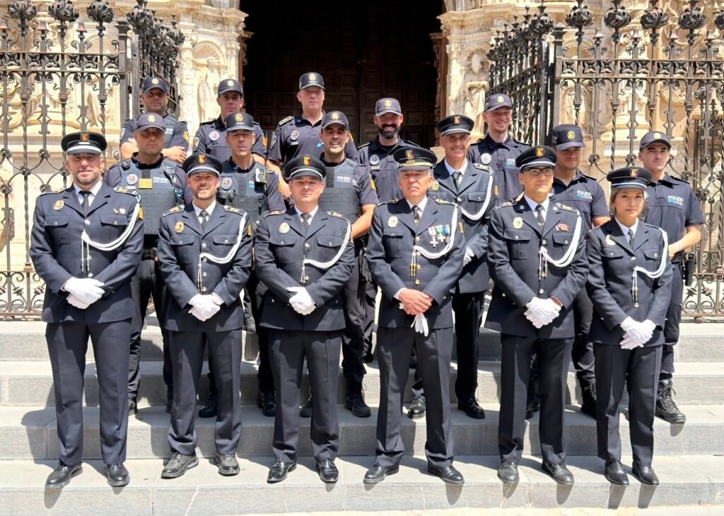 Cuando el uniforme late con el corazón del pueblo: Calatayud rinde un emotivo y unánime homenaje a la valentía de sus policías, los “guardianes” que arriesgan su vida para salvar la de sus vecinos 2 IMG 2960