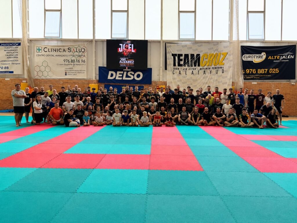 Más de 120 deportistas comparten tatami en Calatayud con la élite de la UFC en un seminario histórico de aprendizaje y convivencia junto a Joel Álvarez 3 IMG 6575